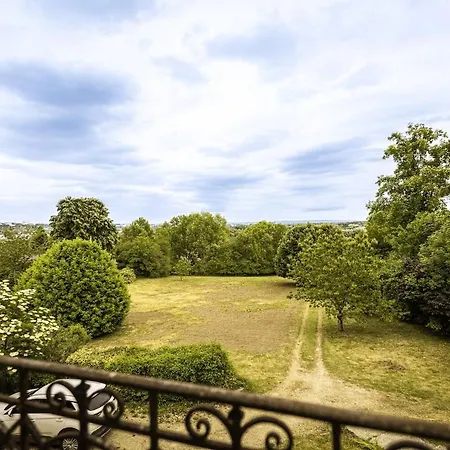 Holiday home La Maison De Jouy-le-Moutier