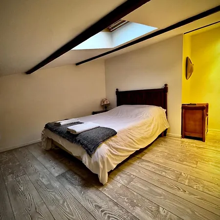La Maison De * Jouy-le-Moutier